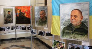 Портрети добровольців на війні: у Раді відкрилася виставка Сергія Пущенка