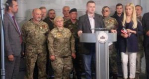 Брифінг у Верховній раді України з приводу необхідності прийняття законопроекту №7190 по визнанню добровольців. Участь беруть народні депутати України, а також – представники «Об’єднання добровольців»